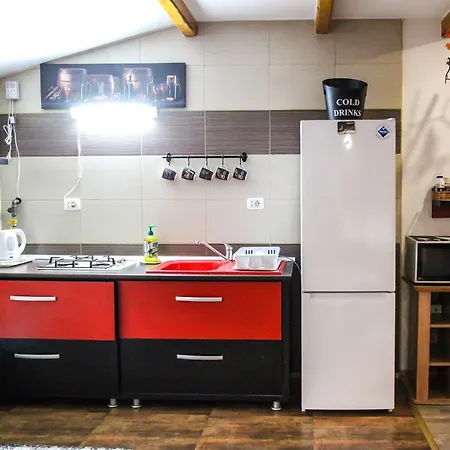 Madi - Close To 홈스테이